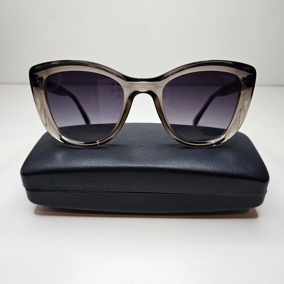 Freyrs, Women's Sophia Gray Sunglasses - Picture 2 of 10